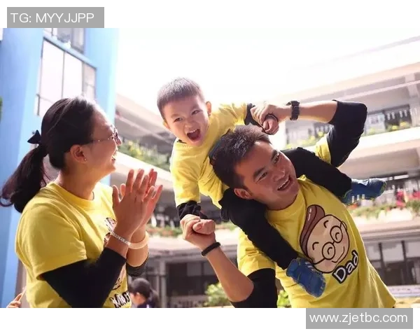 爸妈踢足球的快乐时光：家庭团聚与亲子互动的新方式