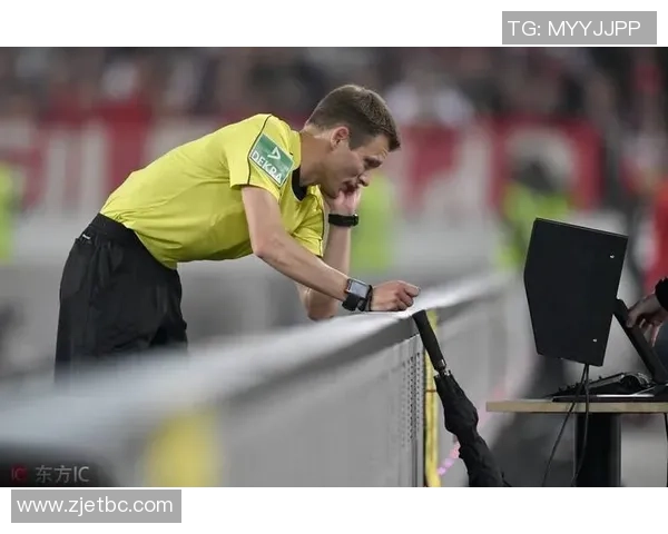 足球争议手球事件解析与裁判判罚标准的深度探讨